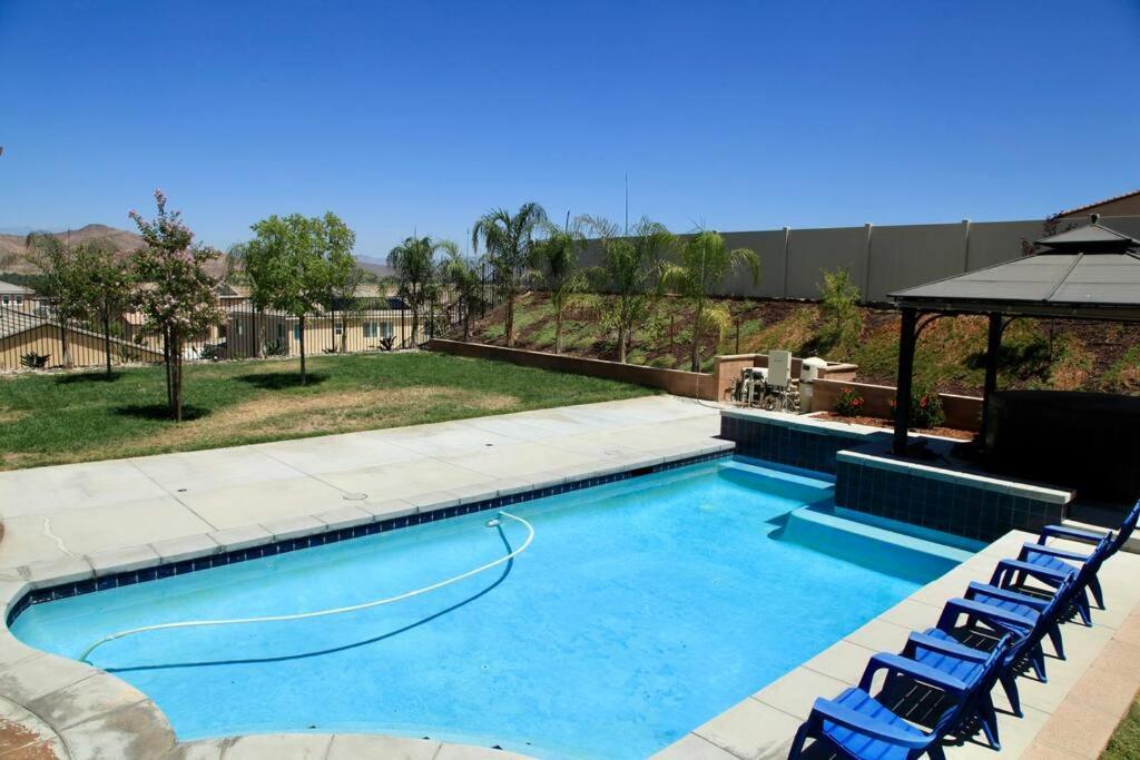 Vineyard Poolside Retreat Villa Winchester Exterior photo